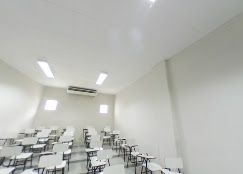 Sala de aula com iluminação em LED e ar-condicionado
