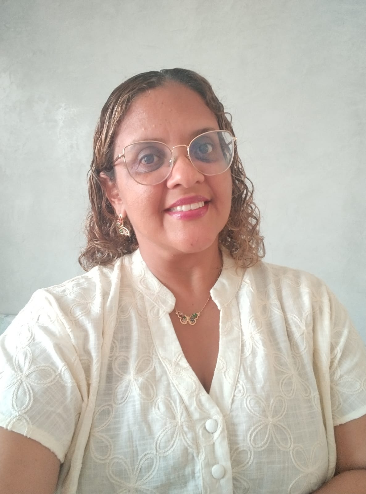 Deyse Souza, professor(a) de SUS, Enfermagem e Técnico de Enfermagem na Meta Cursos